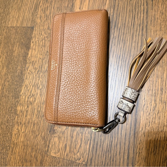 FOSSIL Pebbled Leather Large Zip Around Brown Wallet With Tassel Women’s - Picture 3 of 16